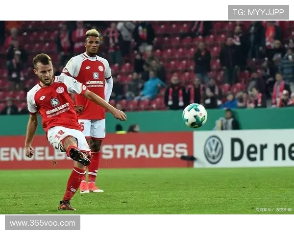 [德甲]五轮不胜 荷尔斯泰因不敌法兰克福.